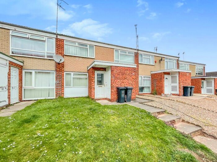 2 Bedroom Flat To Rent In Denis Close, Leicester, LE3