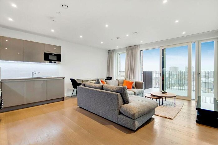 1 Bedroom Flat To Rent In Heygate Street, Elephant And Castle, London, SE17