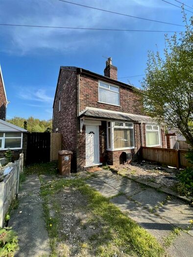 2 Bedroom Property To Rent In Chadwick Road, St. Helens, WA11