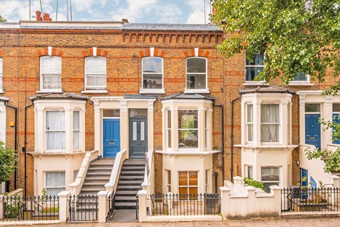 3 Bedroom Maisonette For Sale In Warlock Road, Maida Vale, W9