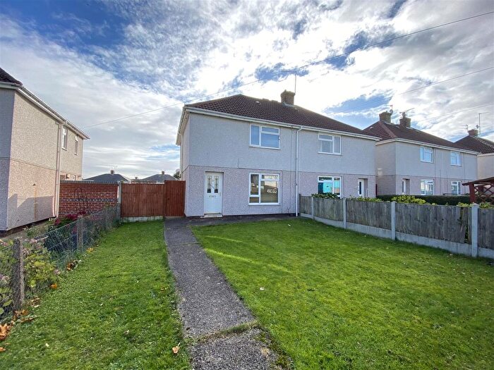 2 Bedroom Semi-Detached House To Rent In Carsic Road, Sutton In Ashfield, Nortinghamshire, NG17