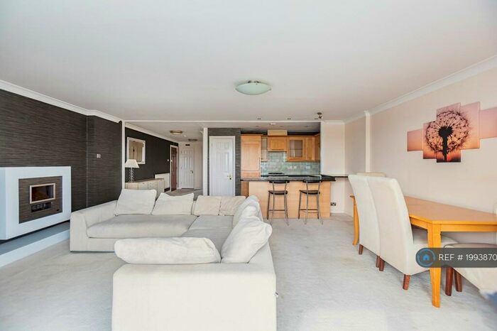 2 Bedroom Flat To Rent In Victoria Wharf, London, E14