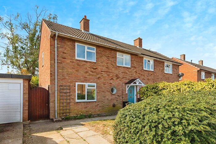 2 Bedroom Semi-Detached House For Sale In Caslon Way, Letchworth Garden City, SG6