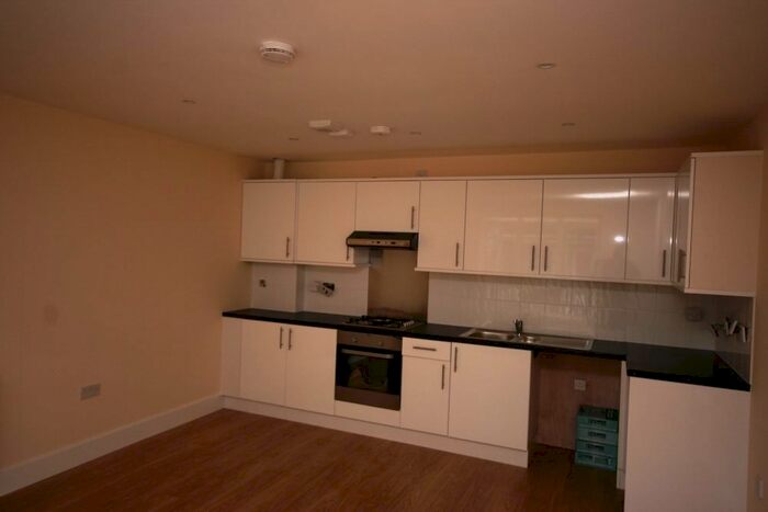Studio To Rent In A High Road, North Finchley, N12