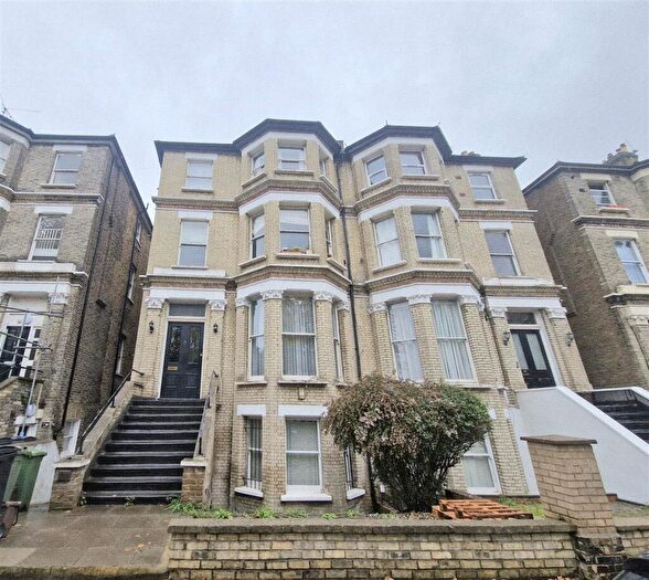 1 Bedroom Flat To Rent In Garlinge Road, London, NW2