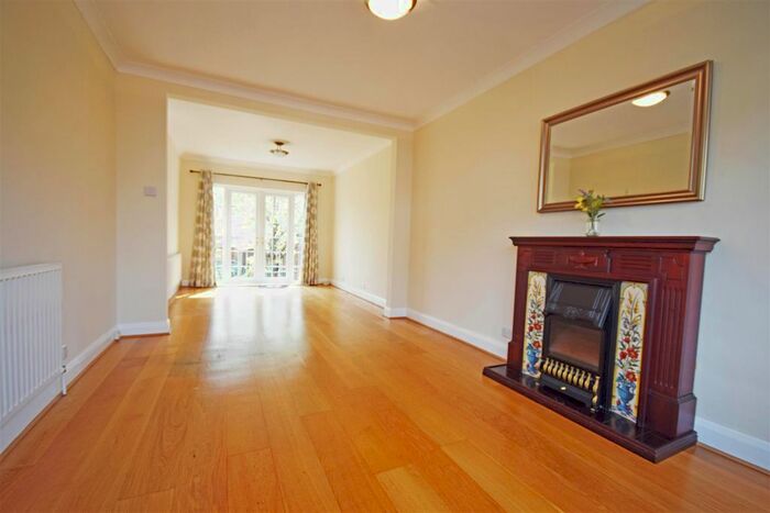 3 Bedroom Terraced House To Rent In Wiltshire Gardens, Twickenham, TW2