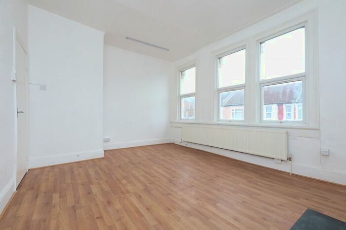 2 Bedroom Flat To Rent In Etherley Road, London, N15