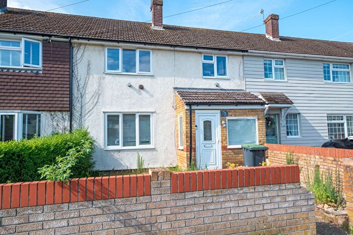 3 Bedroom Terraced House For Sale In Barncroft Way, Leigh Park, PO9