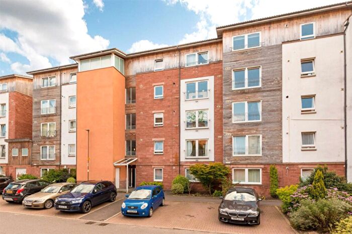 2 Bedroom Flat To Rent In Albion Gardens, Edinburgh, EH7