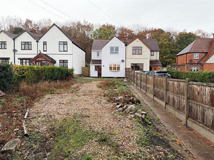 3 Bedroom Semi Detached House For Sale In Woodside, Arley, Coventry, CV7