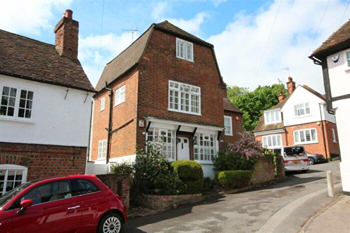 3 Bedroom Semi-Detached House For Sale In Church Cottages, Butchers Hill, Shorne, Kent, DA12