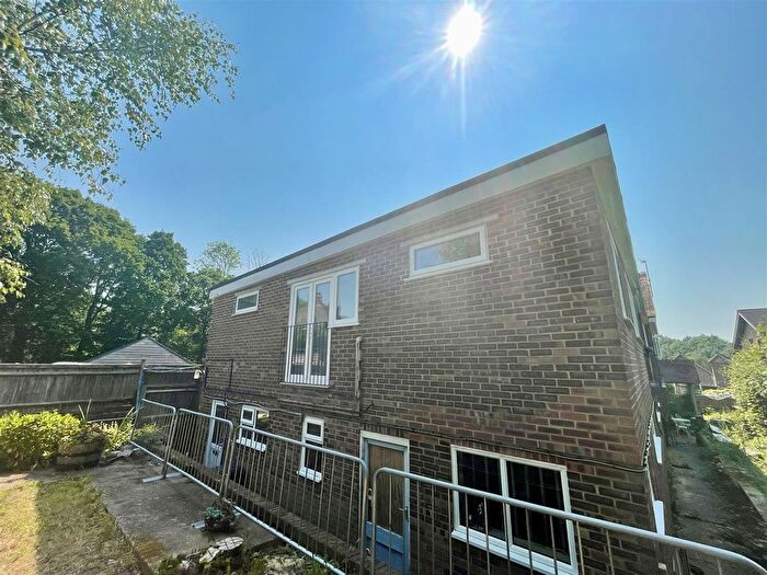 3 Bedroom Flat To Rent In High Street, Horam, TN21