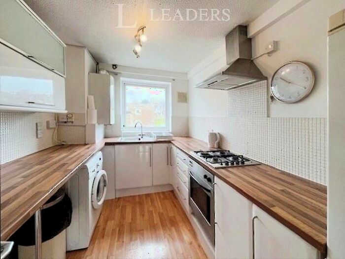 2 Bedroom Apartment To Rent In Goldstone Court, Windsor Close, BN3