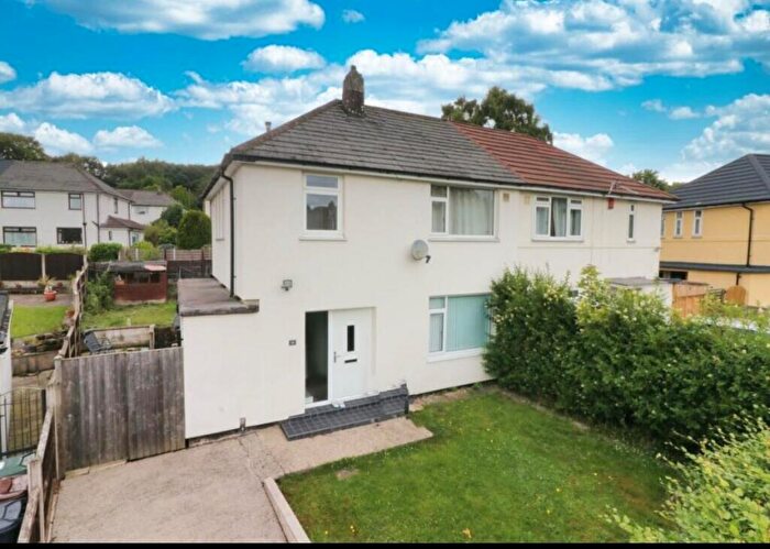 2 Bedroom House To Rent In Iveson Crescent, Leeds, LS16