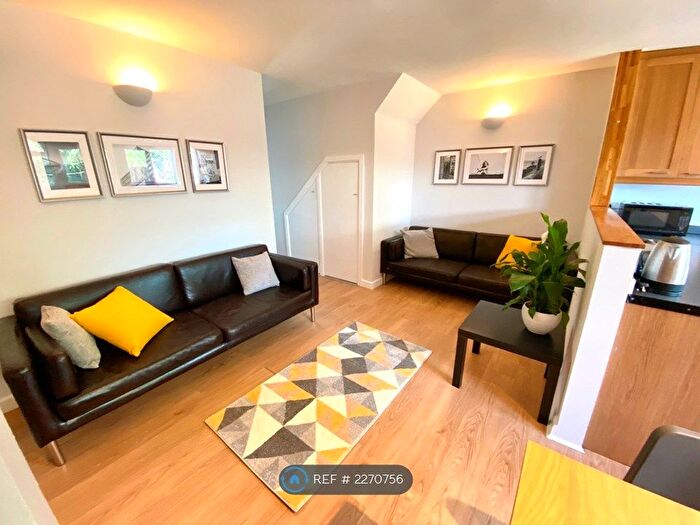 4 Bedroom End Of Terrace House To Rent In Lodge Road, Southampton, SO14