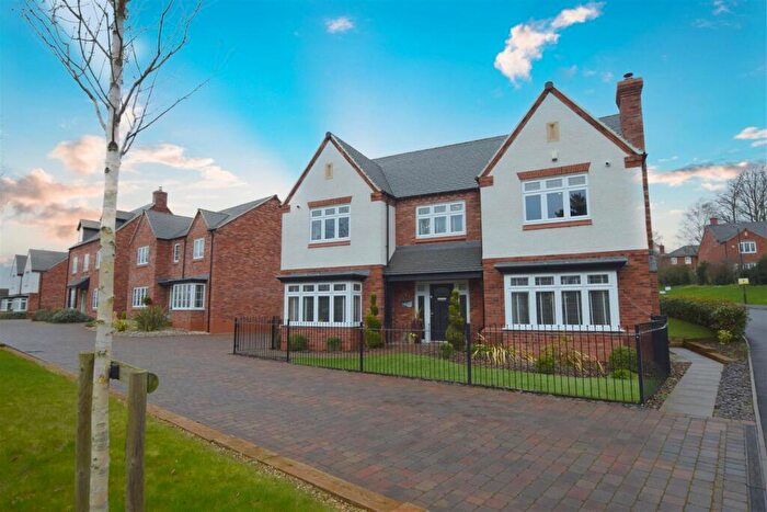 5 Bedroom Detached House For Sale In Tithe Barn Gardens, Repton, Derby, DE65