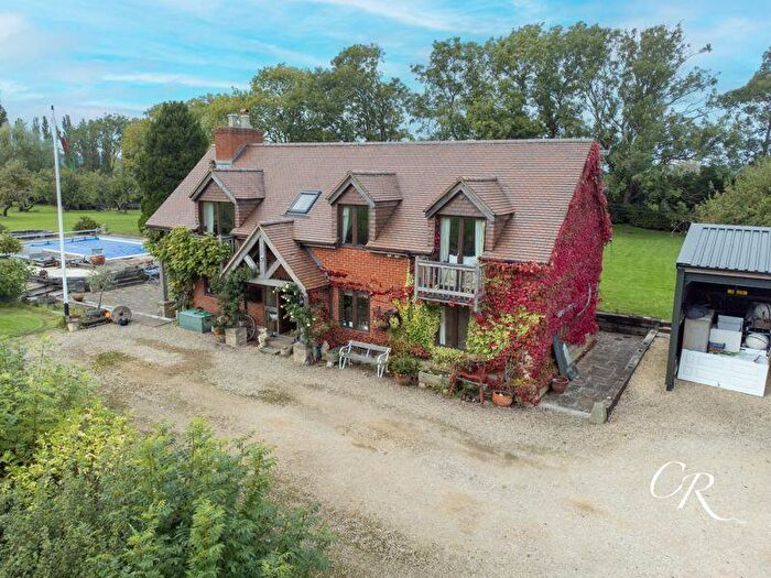 4 Bedroom Detached House For Sale In Crippetts Lane, Leckhampton, GL51