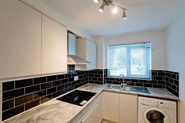 1 Bedroom Flat To Rent In Ghandi Close, Walthamstow, E17
