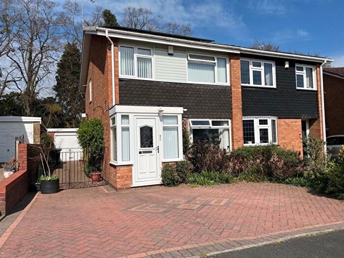 3 Bedroom Semi-Detached House For Sale In Orwell Close, Stourbridge, DY8