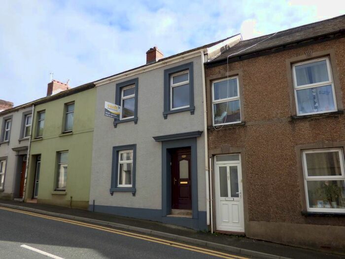 3 Bedroom Property To Rent In Priory Street, Carmarthen, Carmarthenshire, SA31