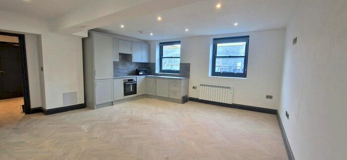 2 Bedroom Flat To Rent In Montague Street, Worthing Central, Worthing, BN11