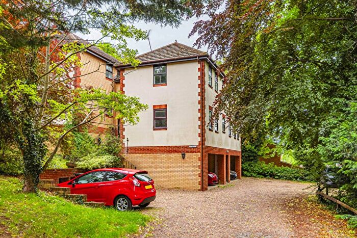 2 Bedroom Apartment To Rent In Boxmoor Location, HP1