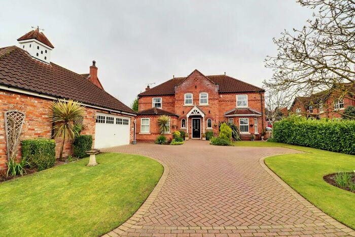 5 Bedroom Detached House For Sale In School Croft, Westwoodside, DN9