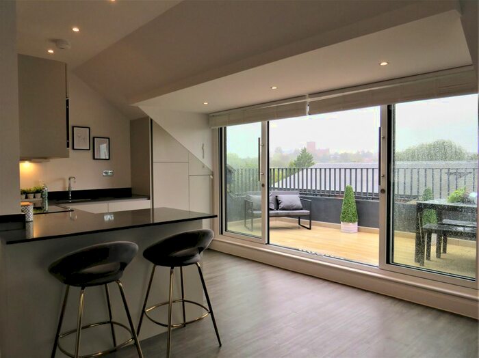 2 Bedroom Flat To Rent In Everard Close, St. Albans AL1