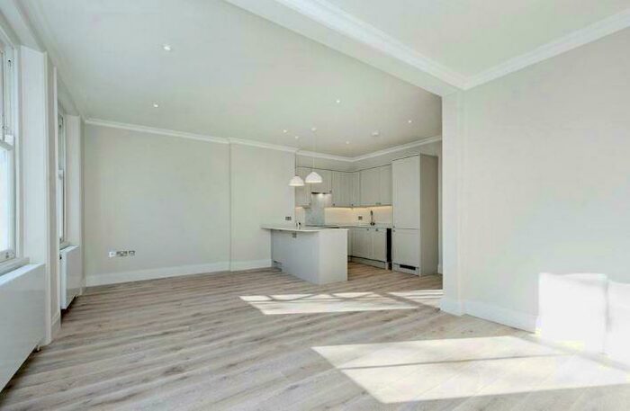 3 Bedroom Apartment To Rent In Huntsworth Mews, Marylebone, London, NW1