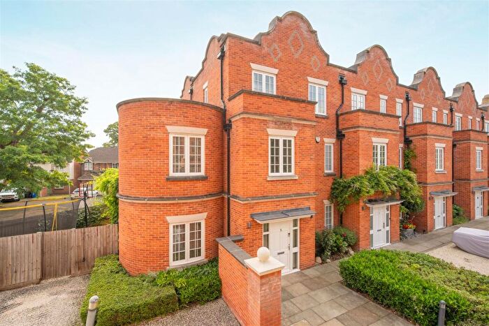 5 Bedroom Town House For Sale In The Gables, Eton, SL4