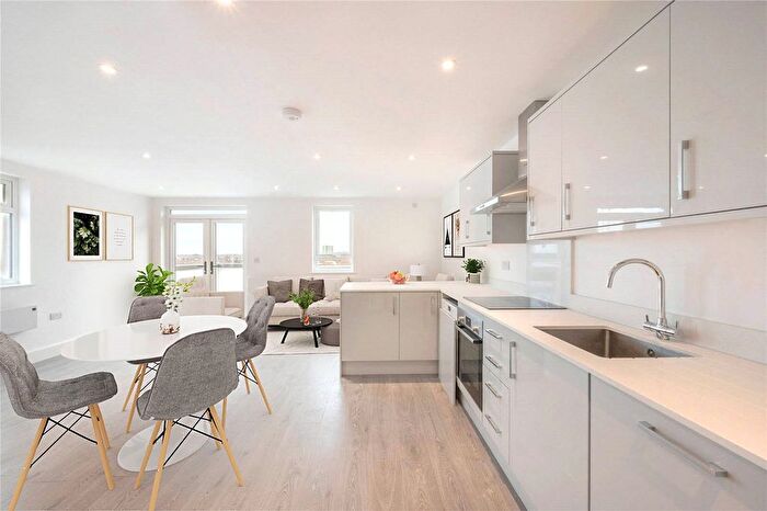 1 Bedroom Flat For Sale In Madison Heights, Milner Road, SW19