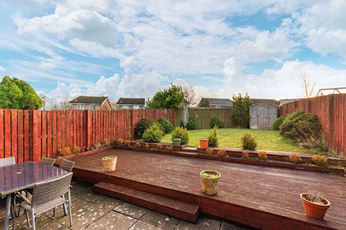 2 Bedroom Detached House For Sale In Jones Green, Carmondean, Livingston, EH54