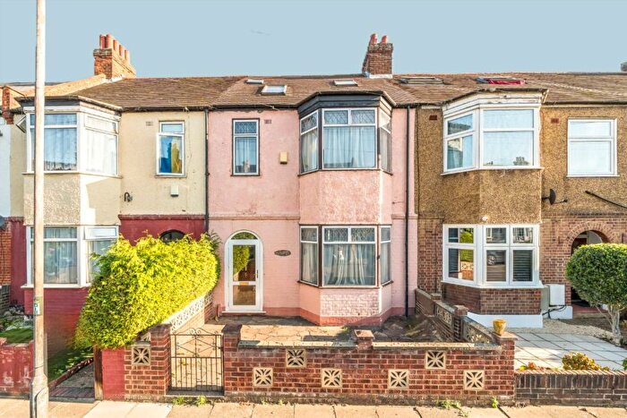 4 Bedroom Property For Sale In Caithness Road, Mitcham, CR4