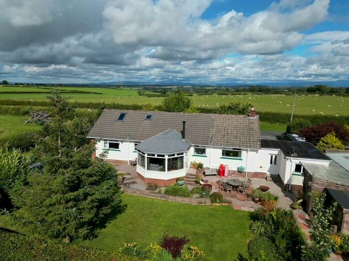 4 Bedroom Detached Bungalow For Sale In Welton, CA5