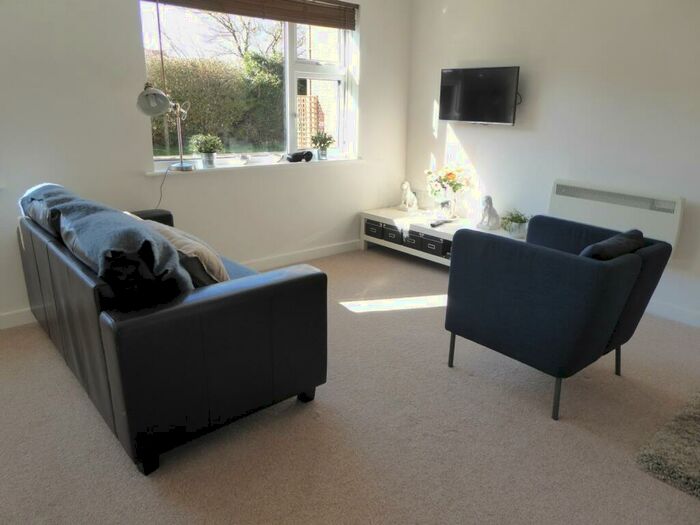 Apartment To Rent In Pages Gardens, Reading Road, Pangbourne, Reading, RG8