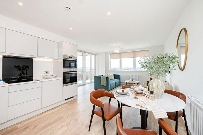 2 Bedroom Flat To Rent In Flat, Foundry House Elmsleigh Road, Staines-Upon-Thames, TW18