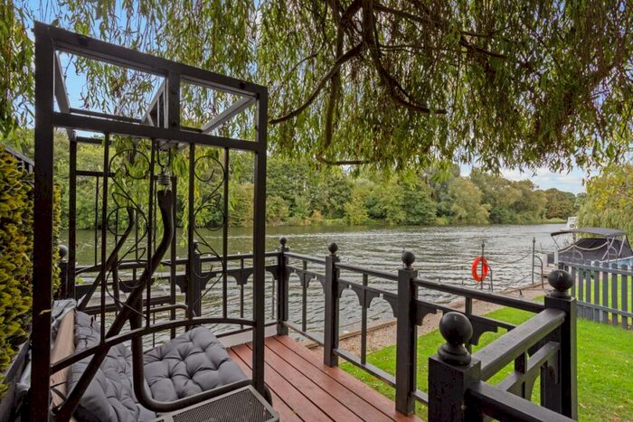 1 Bedroom House To Rent In King Edward House River Road, SL4