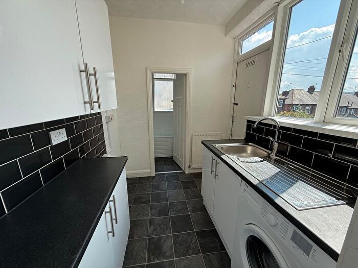 3 Bedroom Flat To Rent In Watt Street, Gateshead, NE8