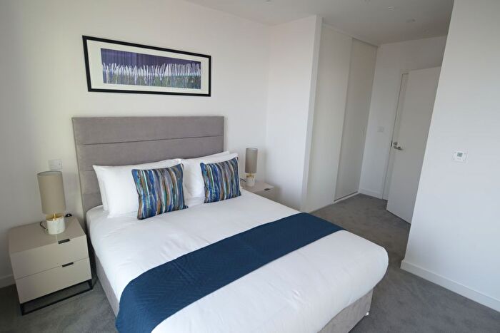 2 Bedroom Flat To Rent In Woodberry Down, London, N4