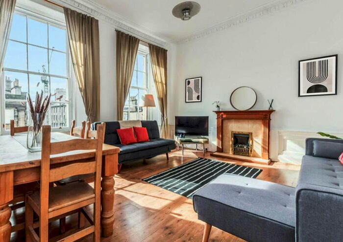 4 Bedroom Flat To Rent In Torphichen Street, Edinburgh, EH3