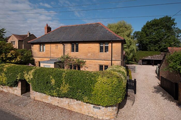 4 Bedroom Detached House For Sale In Martock Road, Long Load, Langport, TA10