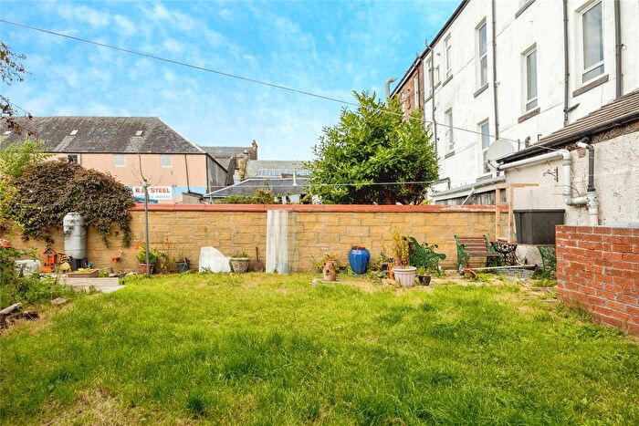 2 Bedroom Flat For Sale In East Princes Street, Helensburgh, Argyll And Bute, G84