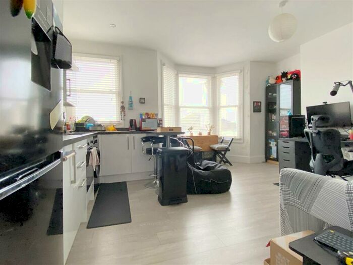 1 Bedroom Flat To Rent In Eastern Road, BN2