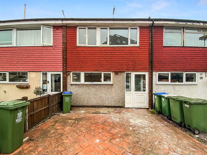 3 Bedroom Terraced House To Rent In Brook Vale, Erith, DA8