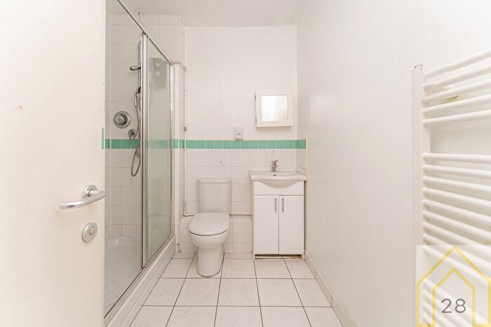 2 Bedroom Flat For Sale In Eastway, London, E9