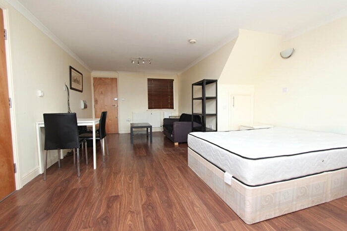 Studio To Rent In Pinner, Middlesex, HA5