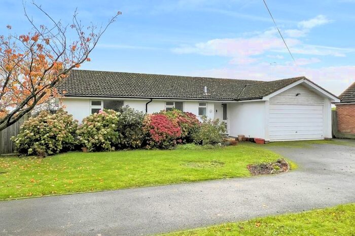 3 Bedroom Detached Bungalow For Sale In Bilsington, Ashford, TN25