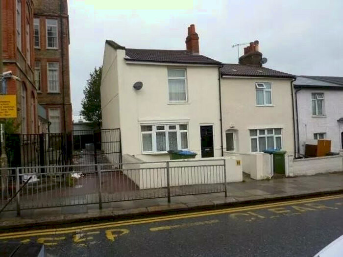 5 Bedroom End Of Terrace House To Rent In Bloomfield Road, London, SE18