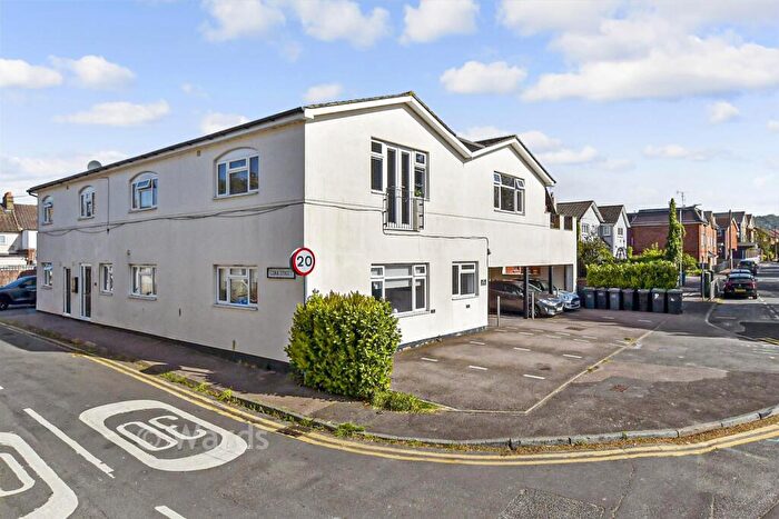 2 Bedroom Flat For Sale In Cork Street, Eccles, Aylesford, Kent, ME20