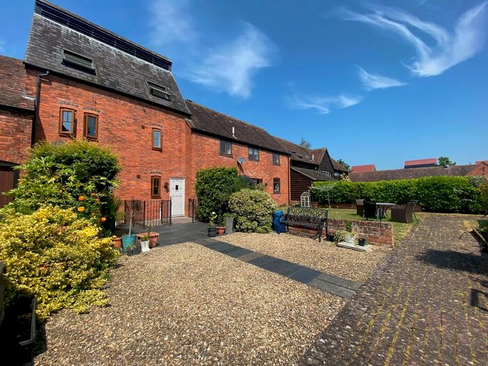 2 Bedroom Property To Rent In Oak Meadow, Broadwas, Worcester, WR6